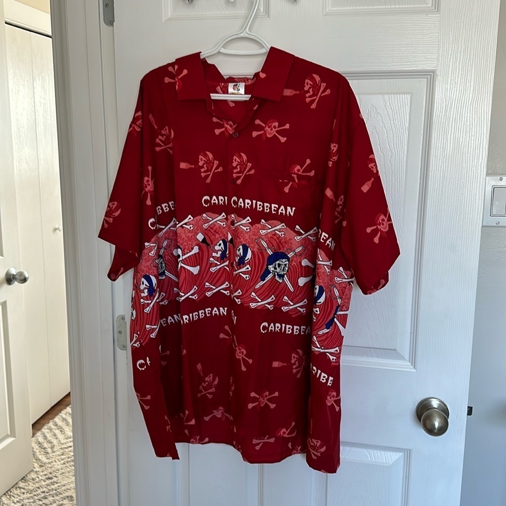 RIMA size extra extra large red Caribbean skull n crossbones short sleeve button